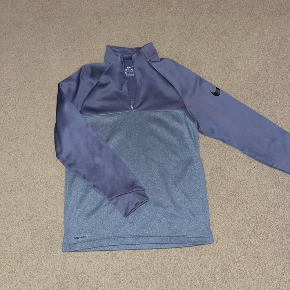 Nike dry fit three-quarter zip sweatshirt, youth large
